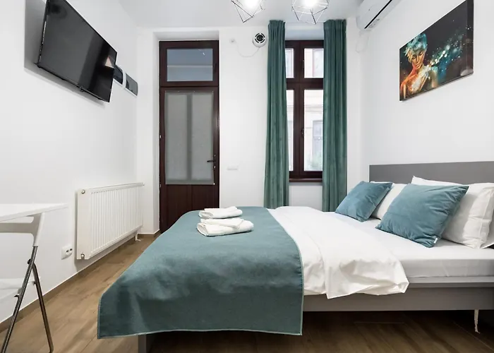 Urban Walls Apartments 5A In Old City